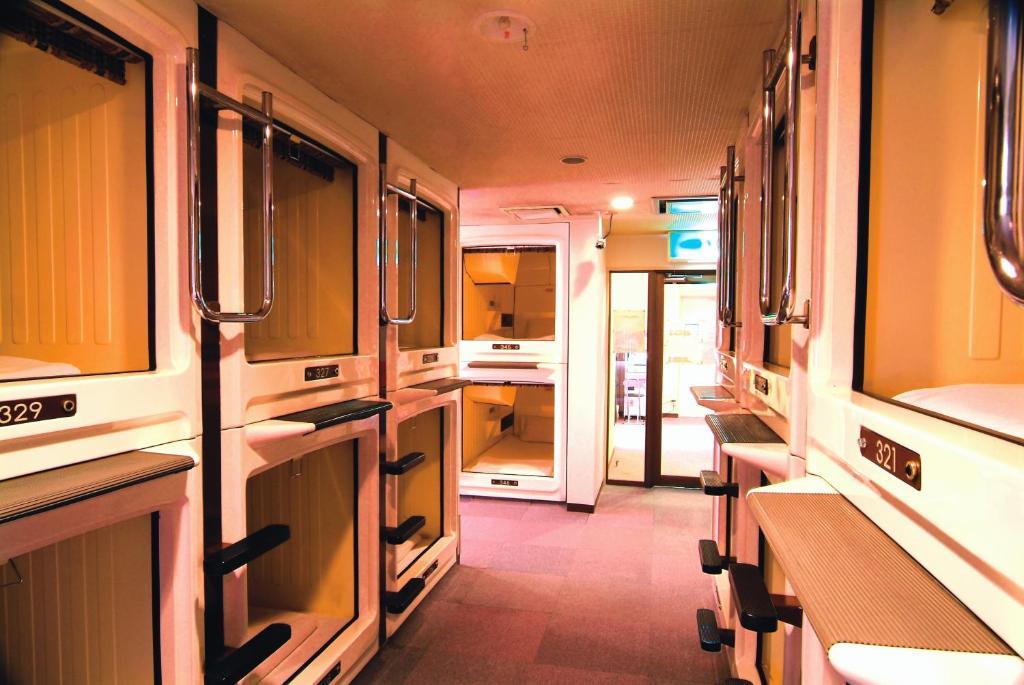 Capsule Hotel & Sauna Cosmo Plaza Akabane Tokió Szoba fotó